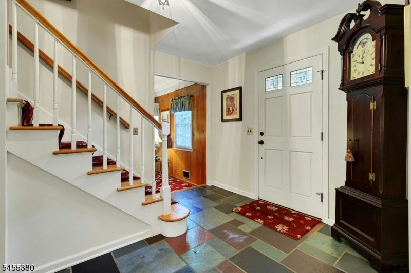 8 High Ridge Rd Property Photo 5