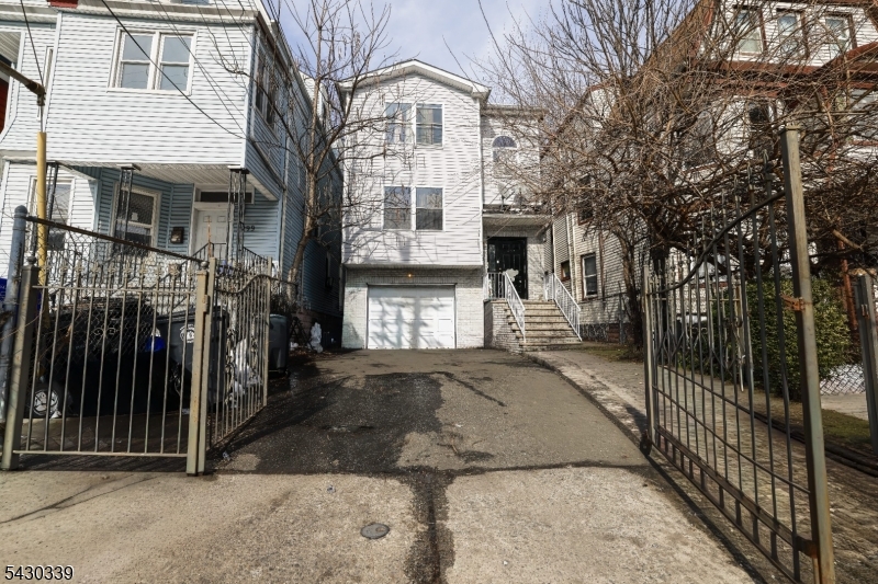 297 Avon Ave Property Photo 1