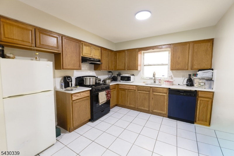 297 Avon Ave Property Photo 7