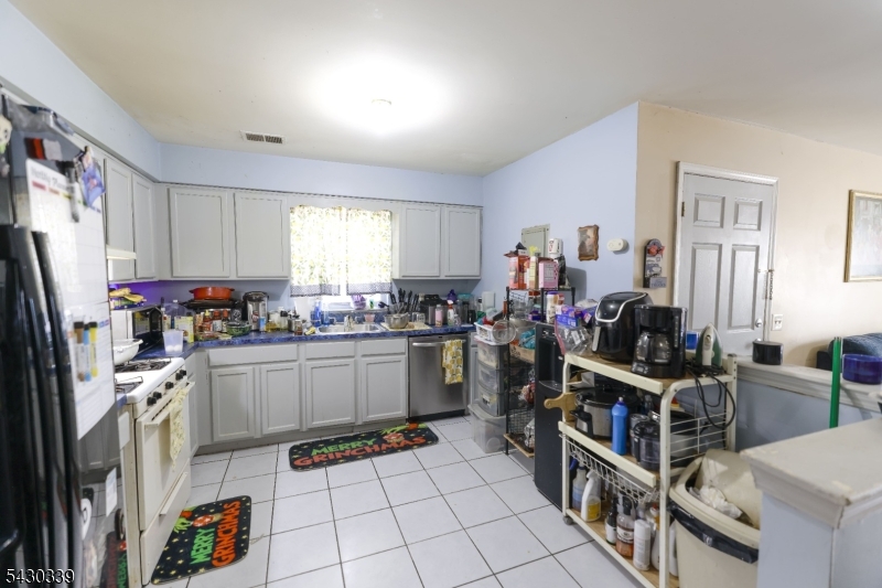 297 Avon Ave Property Photo 17