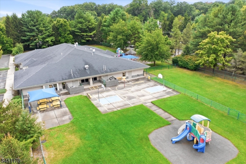 1 Kinder Ct Property Photo 5