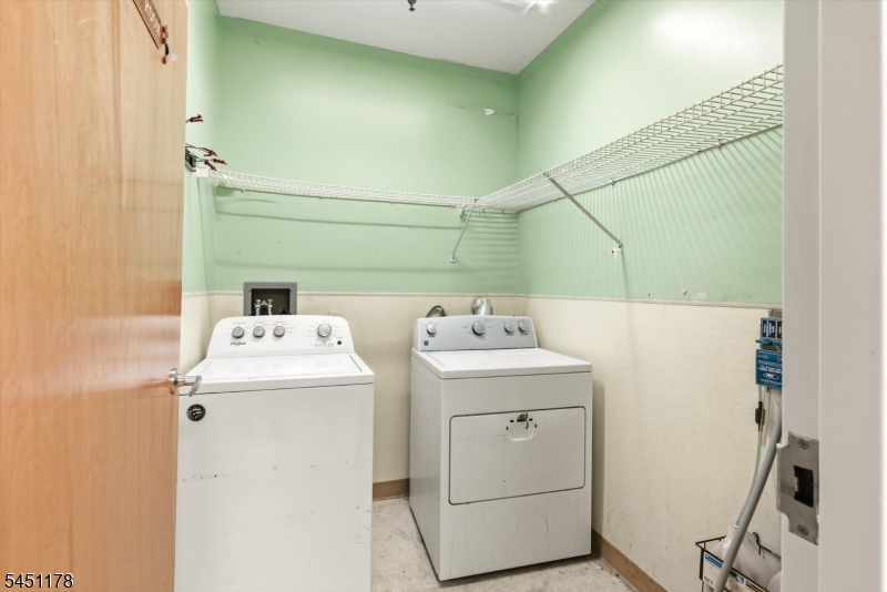 1 Kinder Ct Property Photo 18
