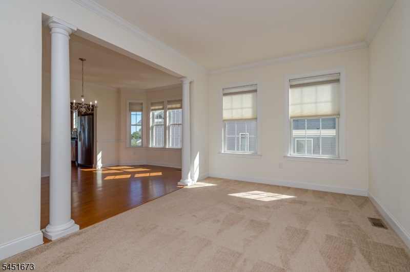 9 Comstock Ln Property Photo 5