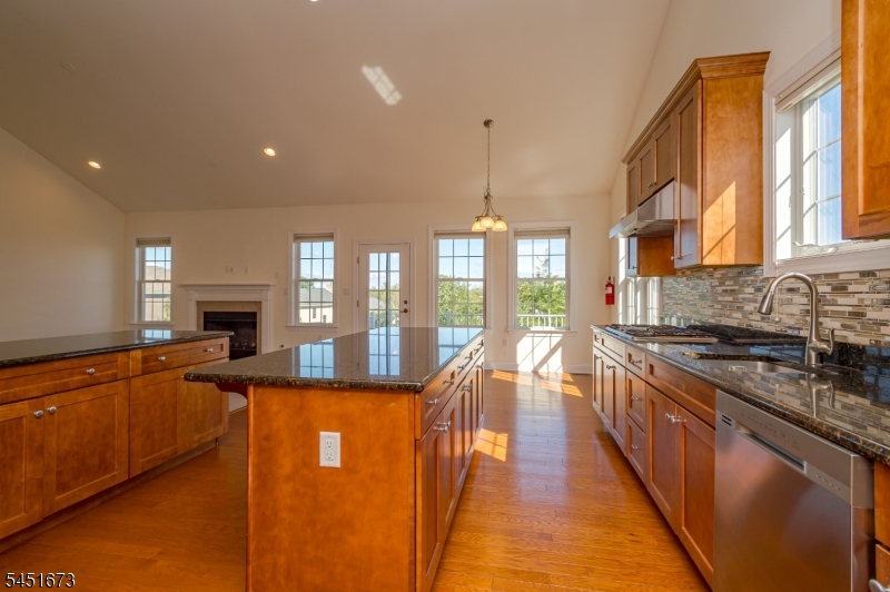 9 Comstock Ln Property Photo 9
