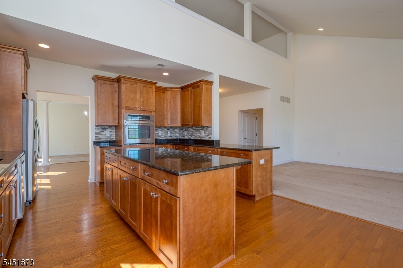 9 Comstock Ln Property Photo 11