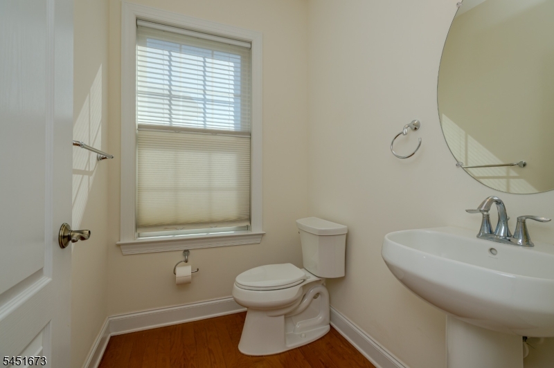 9 Comstock Ln Property Photo 18