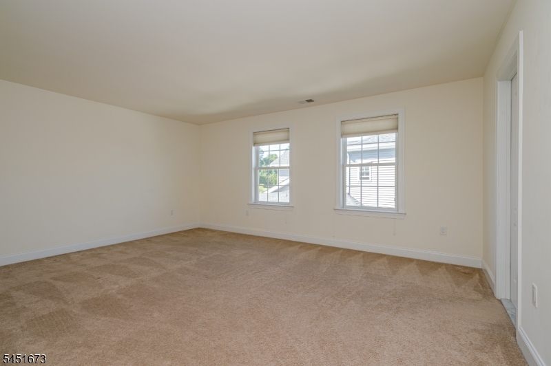9 Comstock Ln Property Photo 22