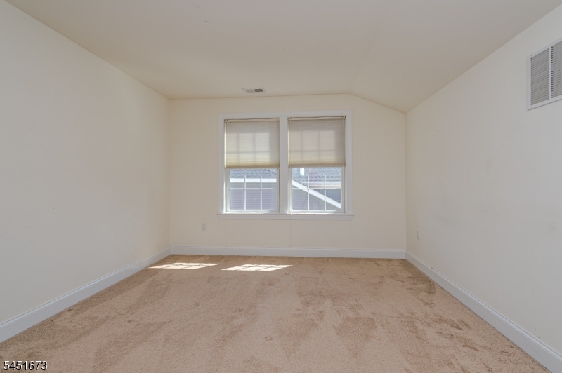 9 Comstock Ln Property Photo 24