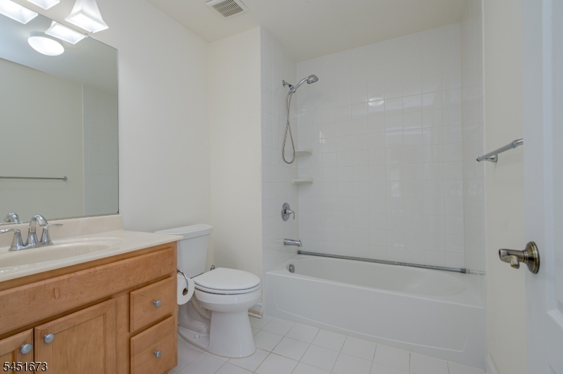 9 Comstock Ln Property Photo 25