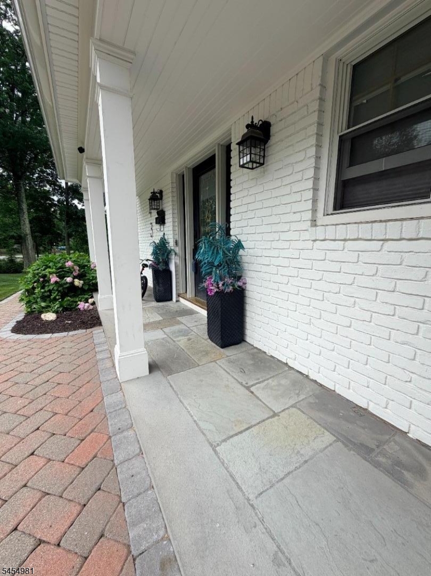 43 Edgewood Ave Property Photo 7