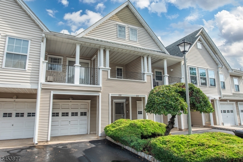 20 Collura Ln Property Photo 1