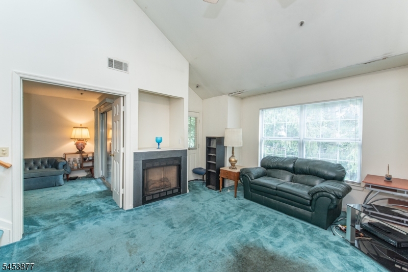 20 Collura Ln Property Photo 3