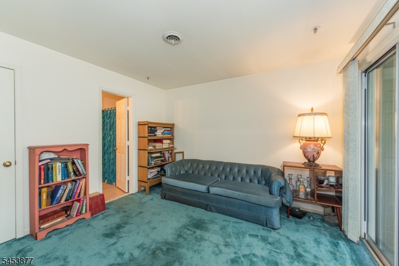 20 Collura Ln Property Photo 5