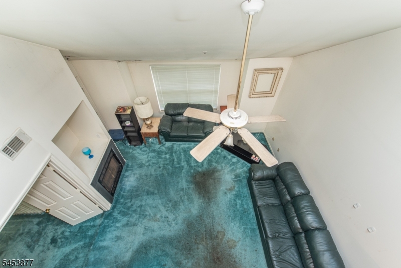 20 Collura Ln Property Photo 6
