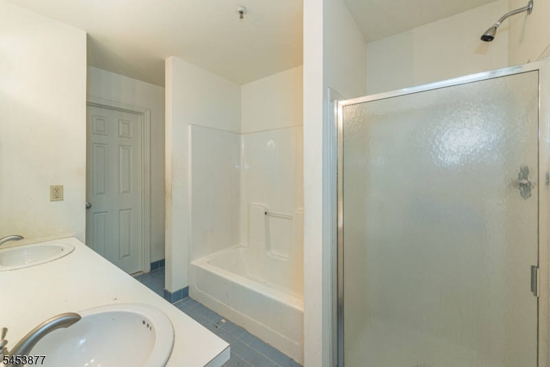 20 Collura Ln Property Photo 21