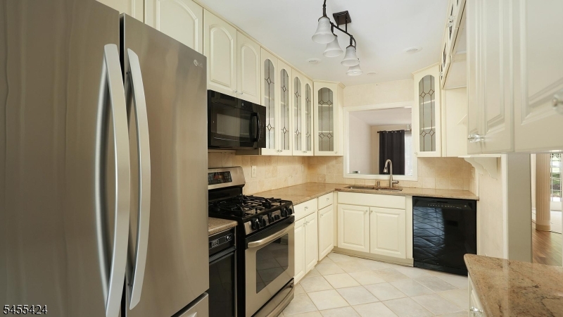 851 Princeton Ct Property Photo 3
