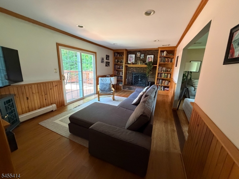 73 S Hillside Ave Property Photo 2