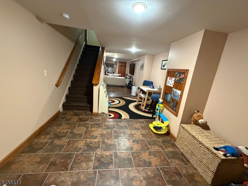 73 S Hillside Ave Property Photo 16