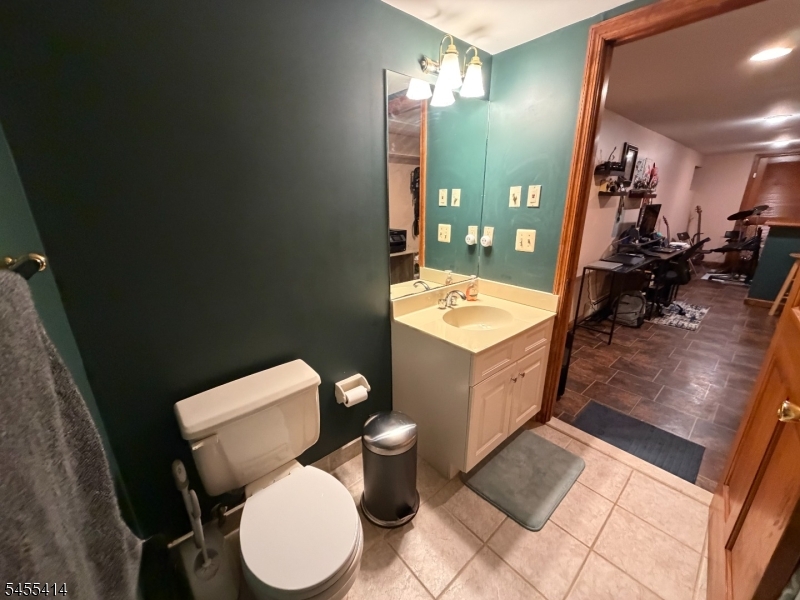 73 S Hillside Ave Property Photo 18