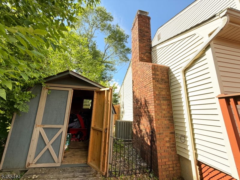 73 S Hillside Ave Property Photo 44