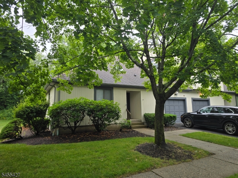 41 Arbor Cir Property Photo 1