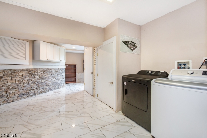 207 Eileen Dr Property Photo 37