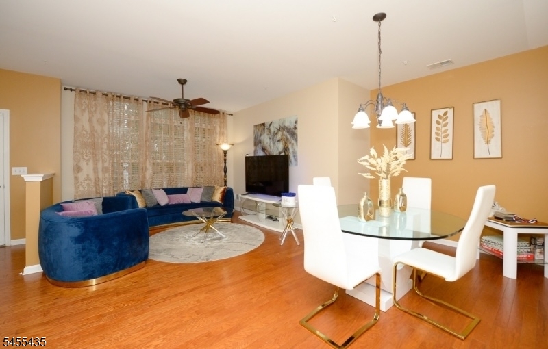 5 Holly Ln Property Photo 3