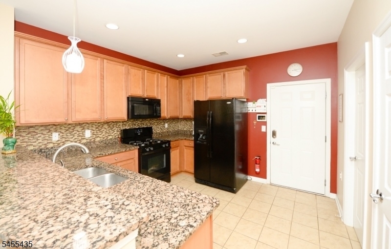 5 Holly Ln Property Photo 6