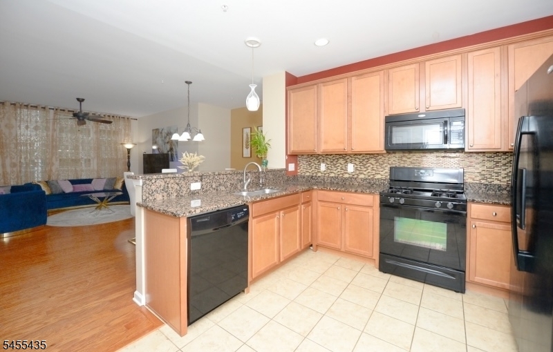 5 Holly Ln Property Photo 7