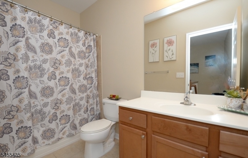 5 Holly Ln Property Photo 8