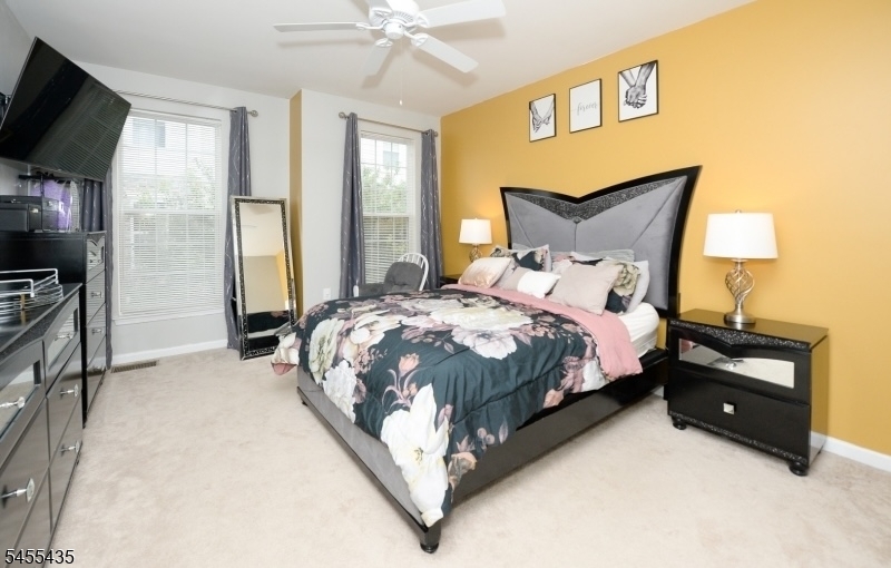 5 Holly Ln Property Photo 11