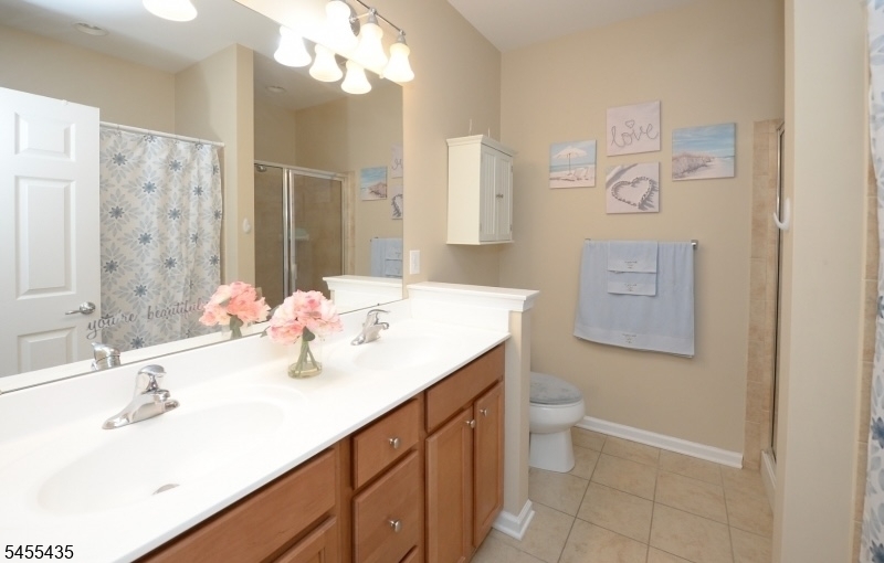 5 Holly Ln Property Photo 13