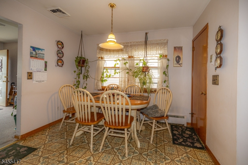 2114 Alberta Ave Property Photo 7