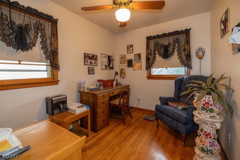 2114 Alberta Ave Property Photo 10