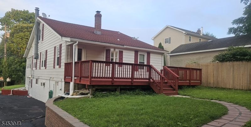 34 Outlook Ave Property Photo 2