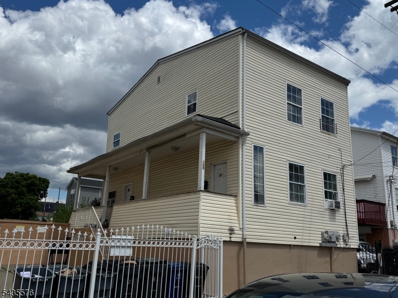 509 2nd Ave Property Photo 1