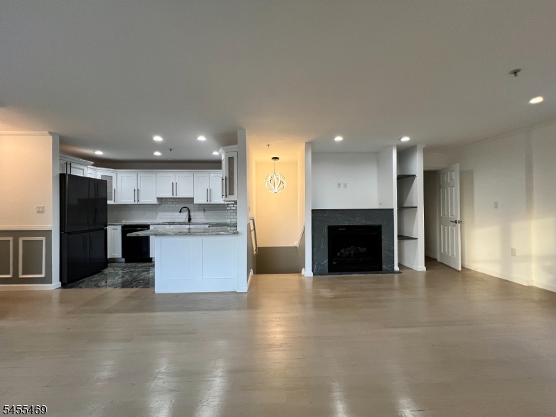 614 Fairview Ave Property Photo 2