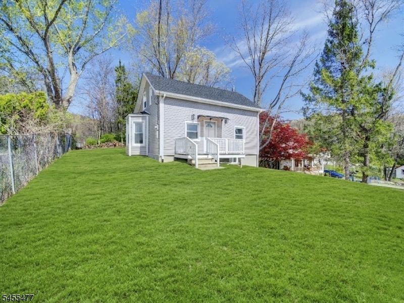 4 Emmans Rd Property Photo 1