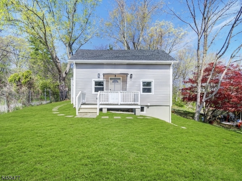 4 Emmans Rd Property Photo 2