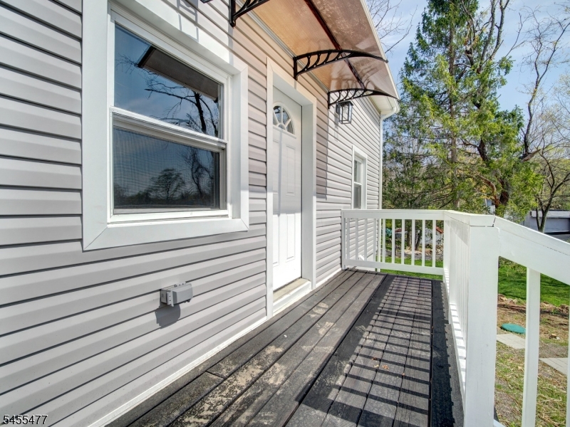 4 Emmans Rd Property Photo 3