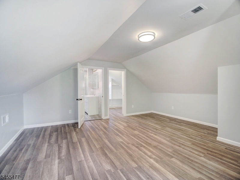 4 Emmans Rd Property Photo 14