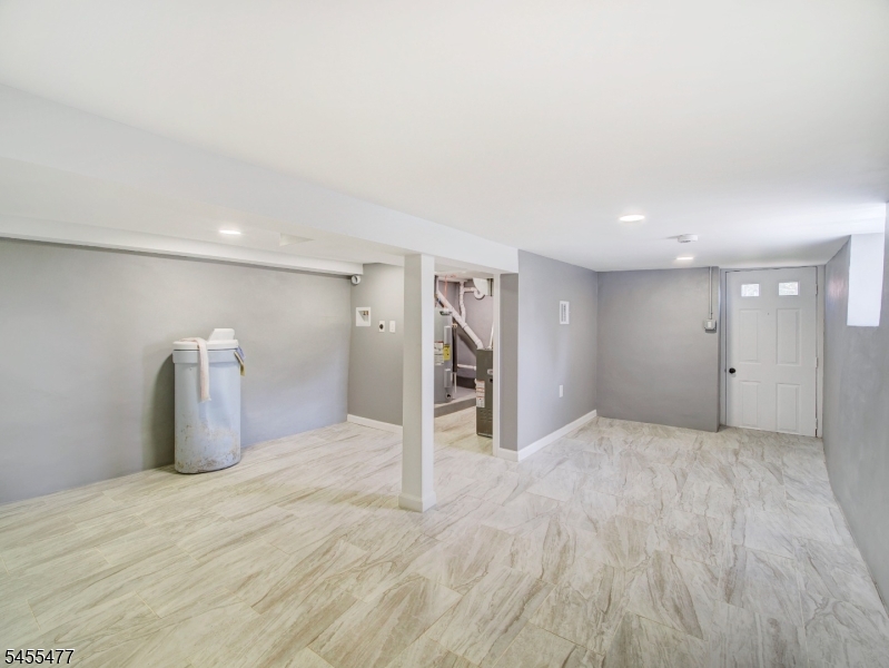 4 Emmans Rd Property Photo 17