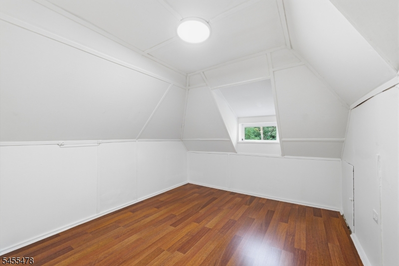 220 Anderson St Property Photo 18