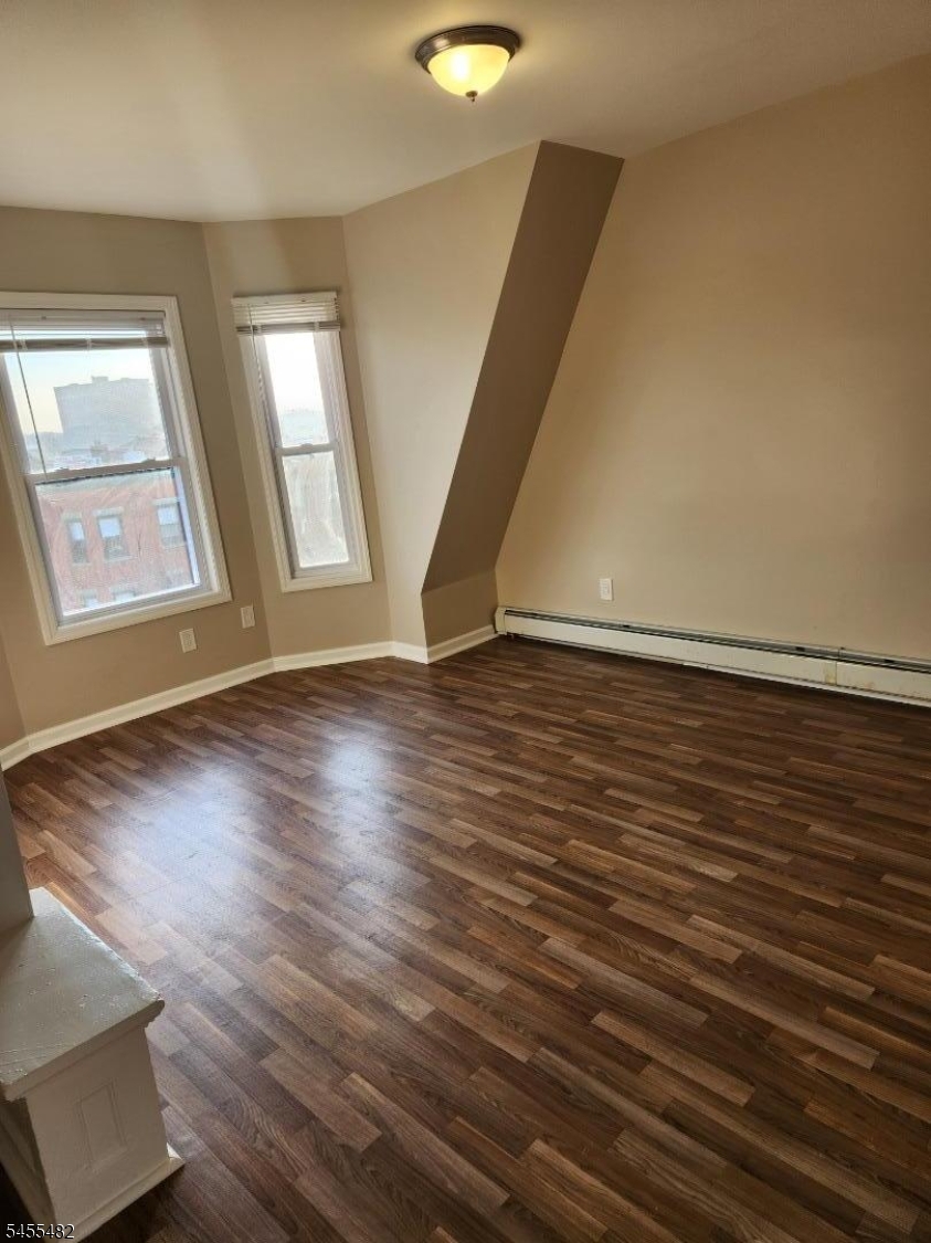 111 Park Ave Property Photo 7