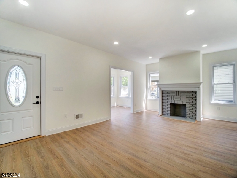 187 Rutledge Ave Property Photo 3