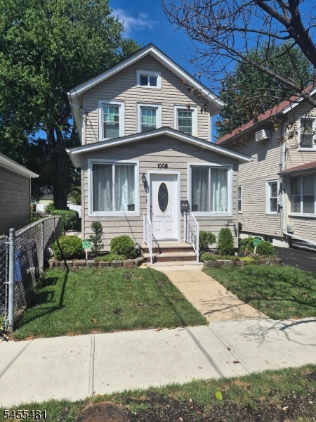 1008 Prospect St Property Photo 1