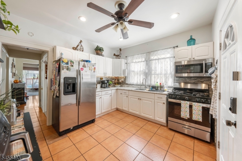 130 Acme St Property Photo 13