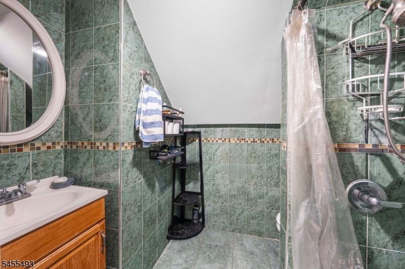 130 Acme St Property Photo 39