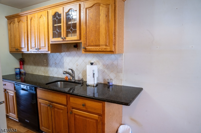 4 Delaware Ln Property Photo 13
