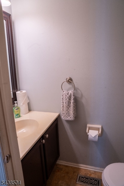 4 Delaware Ln Property Photo 17